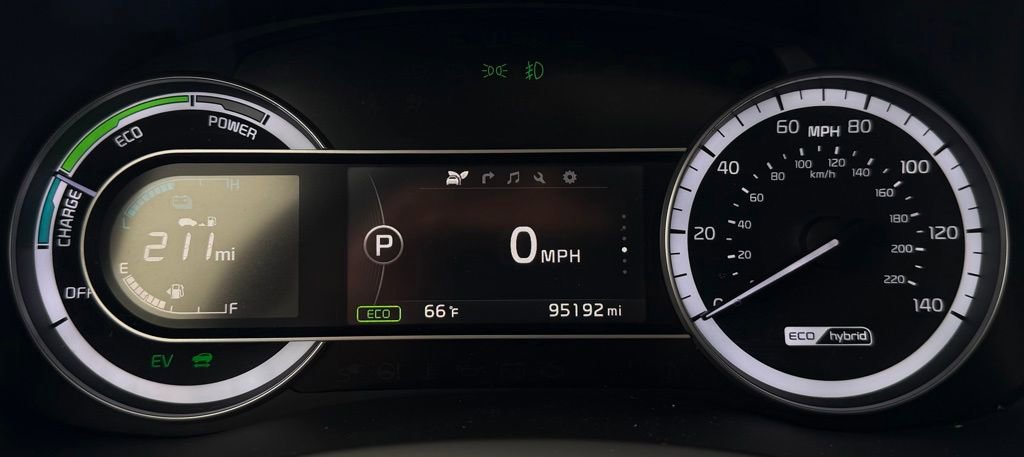 Used 2017 Kia Niro Touring FWD image 17