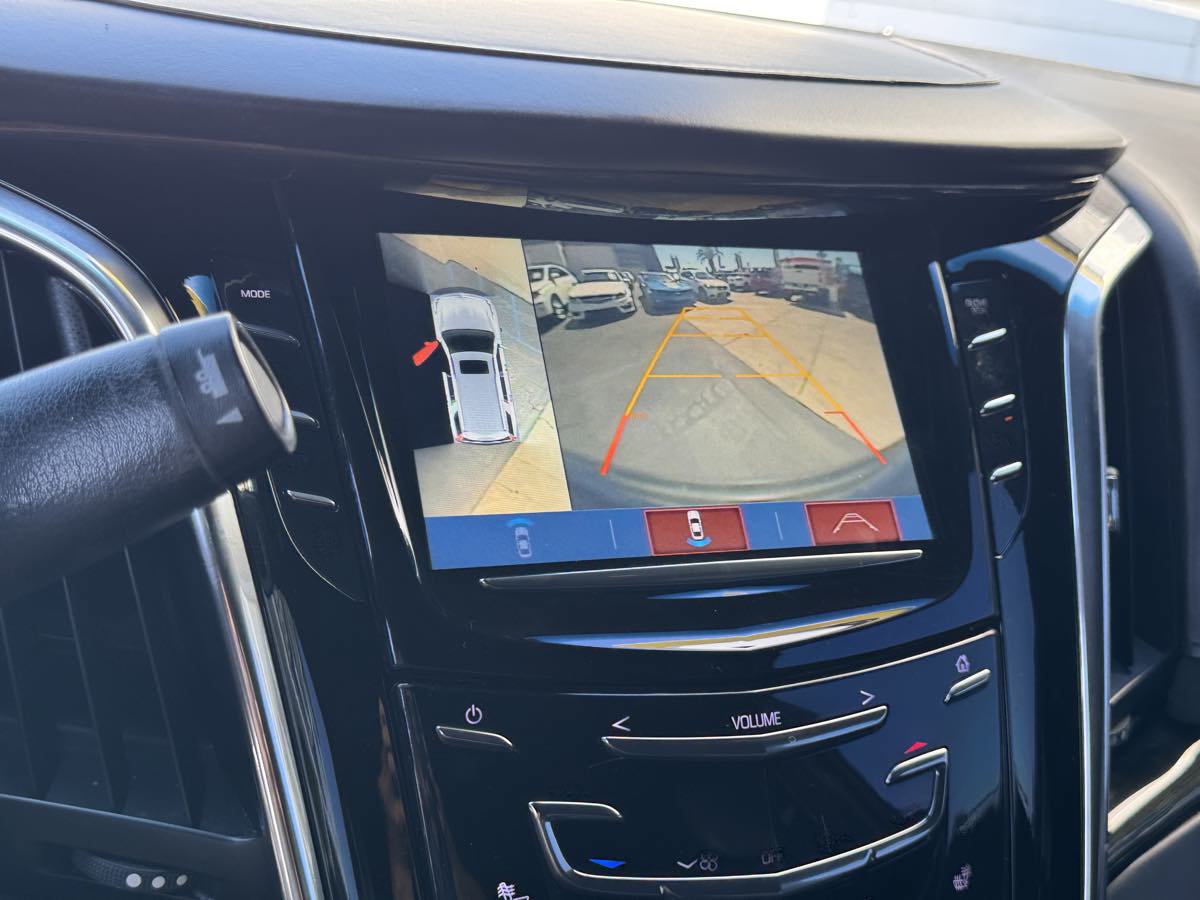 Used 2018 Cadillac Escalade Platinum AWD/4WD image 30