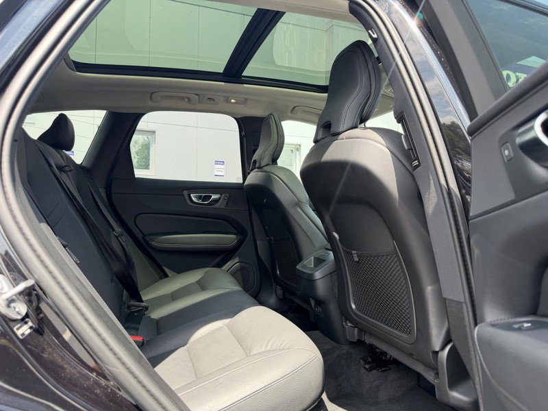 Certified 2025 Volvo XC60 B5 Plus w/ Climate Package AWD/4WD image 11