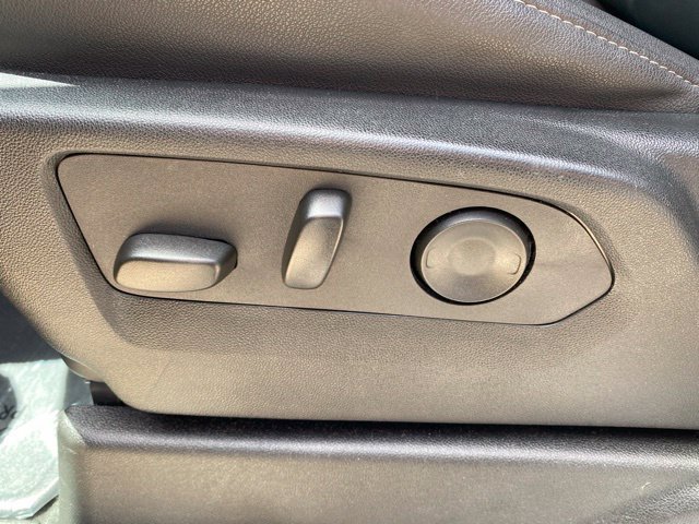 Used 2025 Chevrolet Tahoe Z71 AWD/4WD image 16