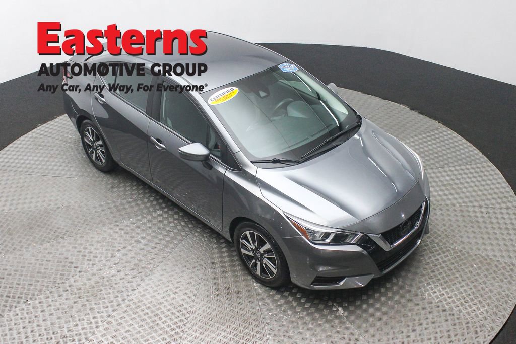 Used 2021 Nissan Versa SV image 3