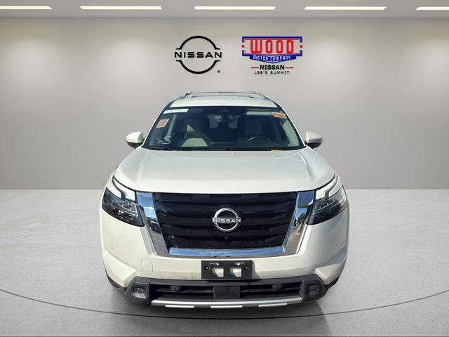 Used 2023 Nissan Pathfinder SL AWD/4WD image 6