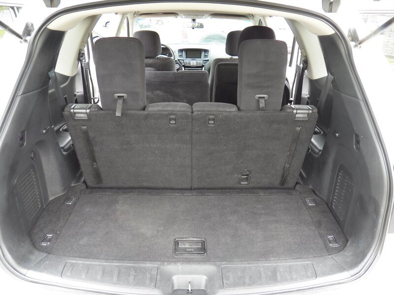 Used 2013 Nissan Pathfinder SV AWD/4WD image 9