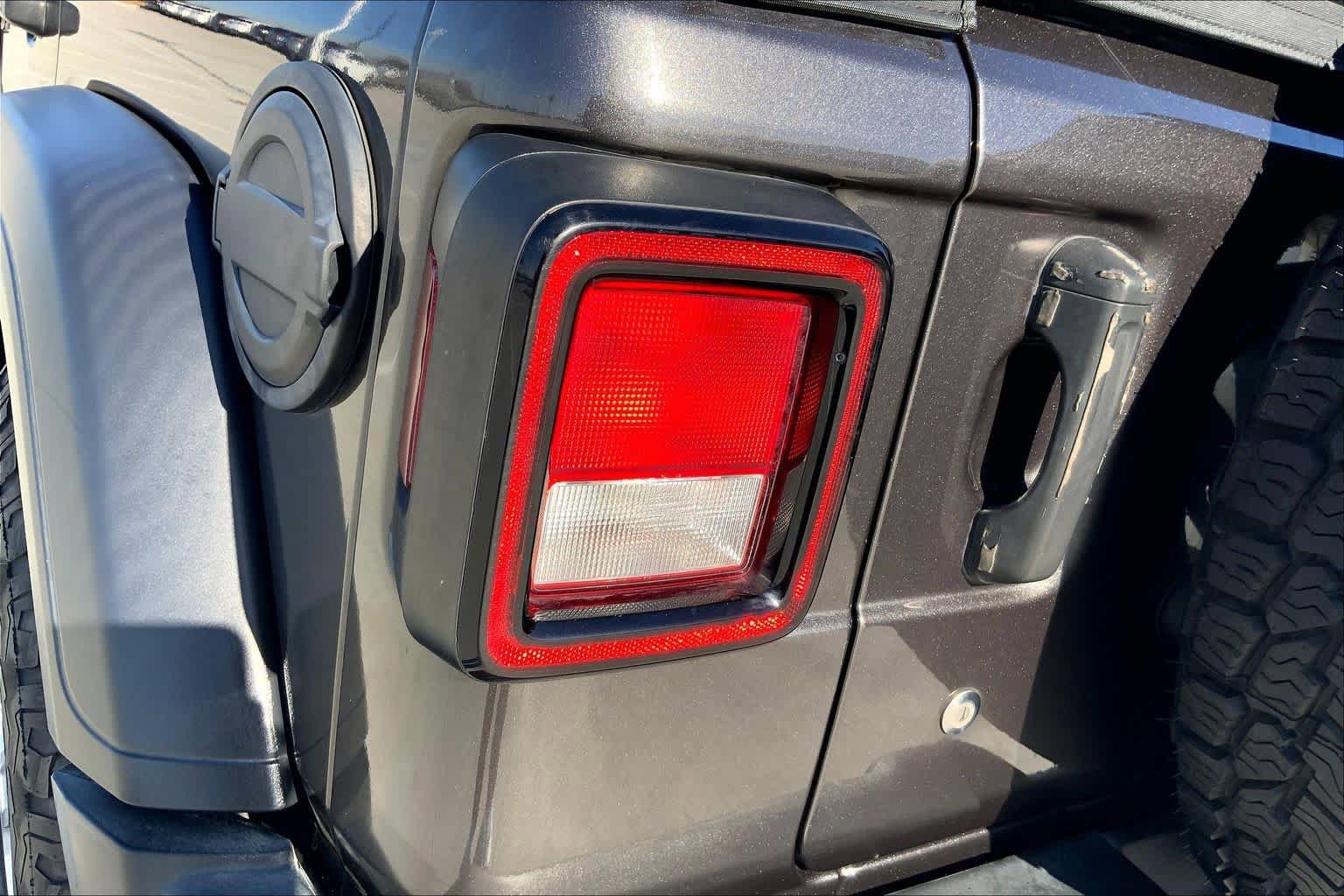 Used 2019 Jeep Wrangler Unlimited Sport S AWD/4WD image 35