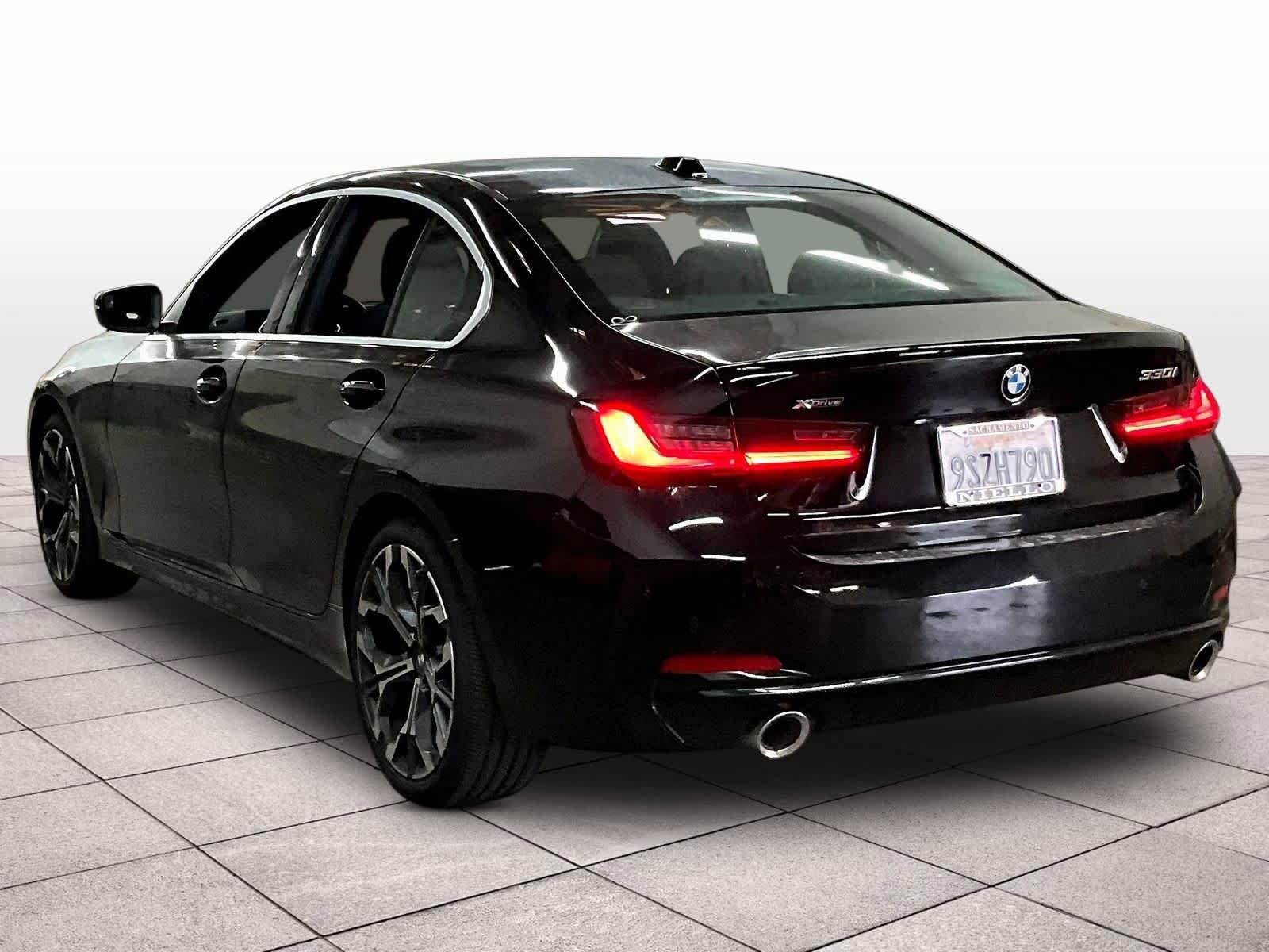 Used 2025 BMW 330i xDrive Sedan w/ Premium Package AWD/4WD image 14