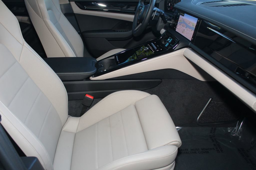 Certified 2025 Porsche Panamera 4 image 27