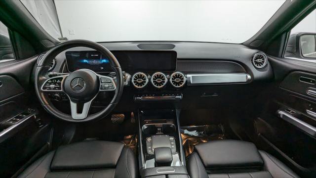 Used 2021 Mercedes-Benz GLB 250 w/ Premium Package image 24