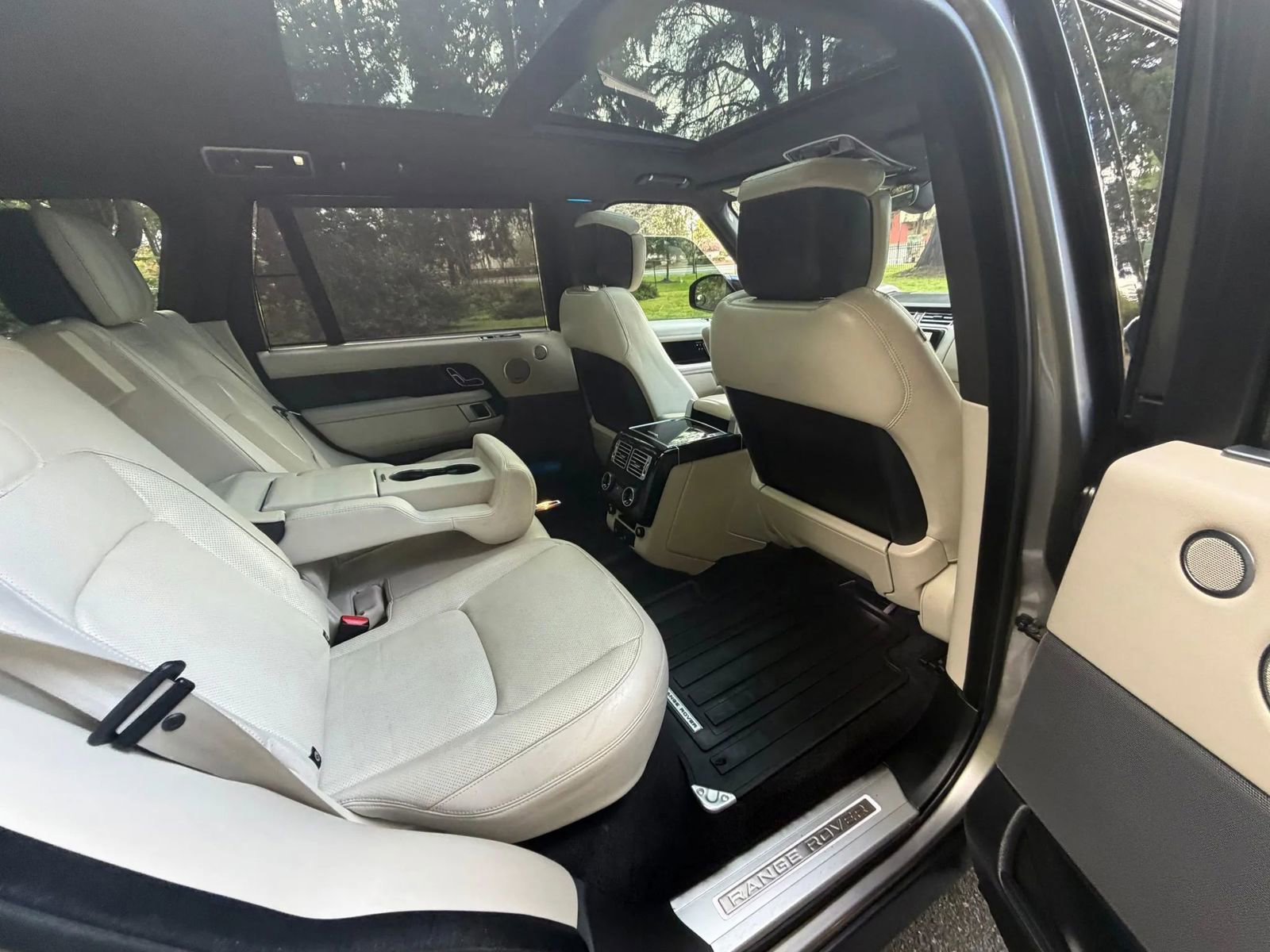 Used 2018 Land Rover Range Rover Long Wheelbase Supercharged AWD/4WD image 12