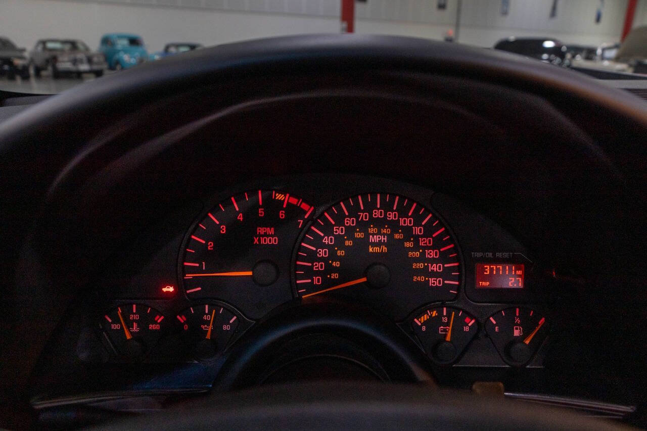 Used 2001 Pontiac Firebird Trans Am RWD image 12