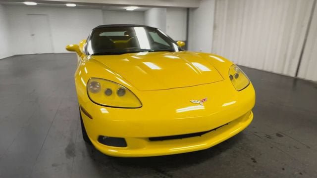 Used 2006 Chevrolet Corvette Convertible w/ Preferred Equipment Group RWD image 3