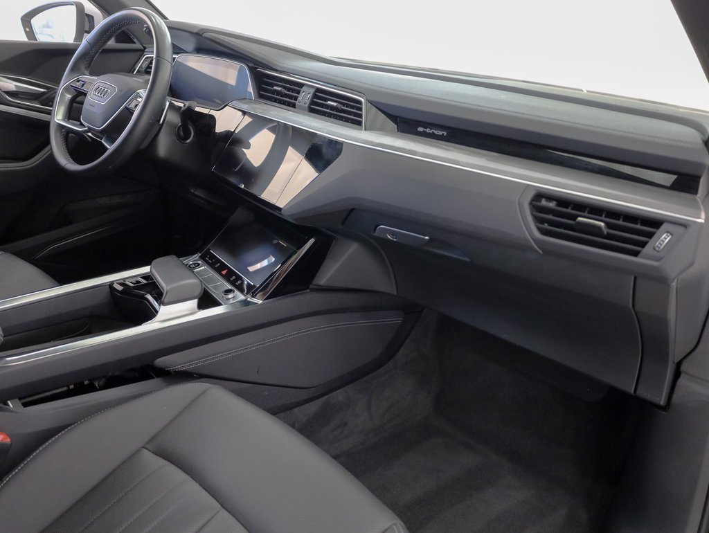 Used 2023 Audi e-tron Premium Plus w/ Premium Plus Package image 33