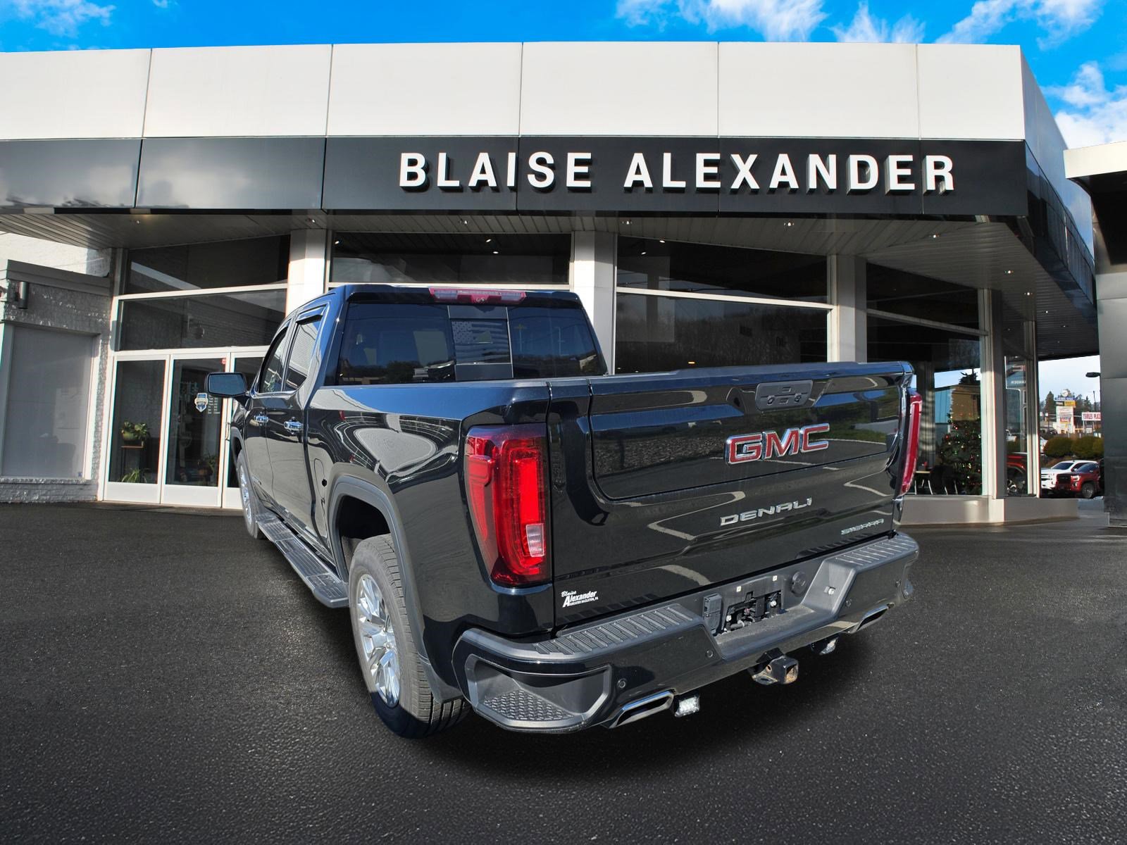 Used 2021 GMC Sierra 1500 Denali w/ Technology Package AWD/4WD image 7