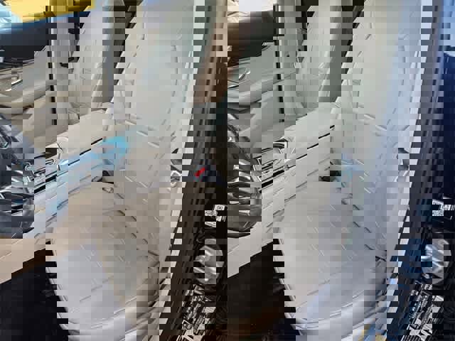 Used 2021 Mercedes-Benz GLC 300 image 13