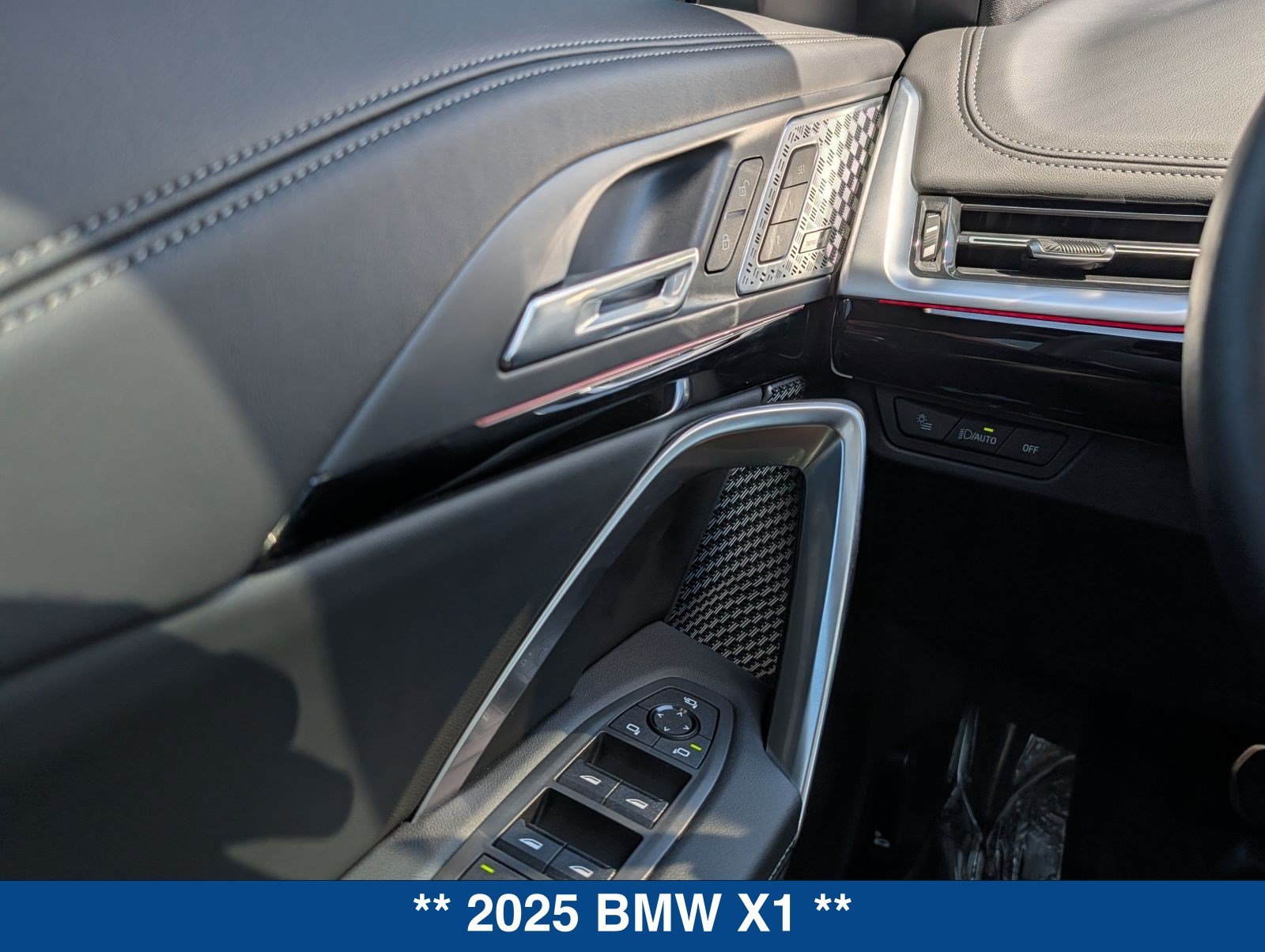 Used 2025 BMW X1 xDrive28i w/ Technology Package AWD/4WD image 27