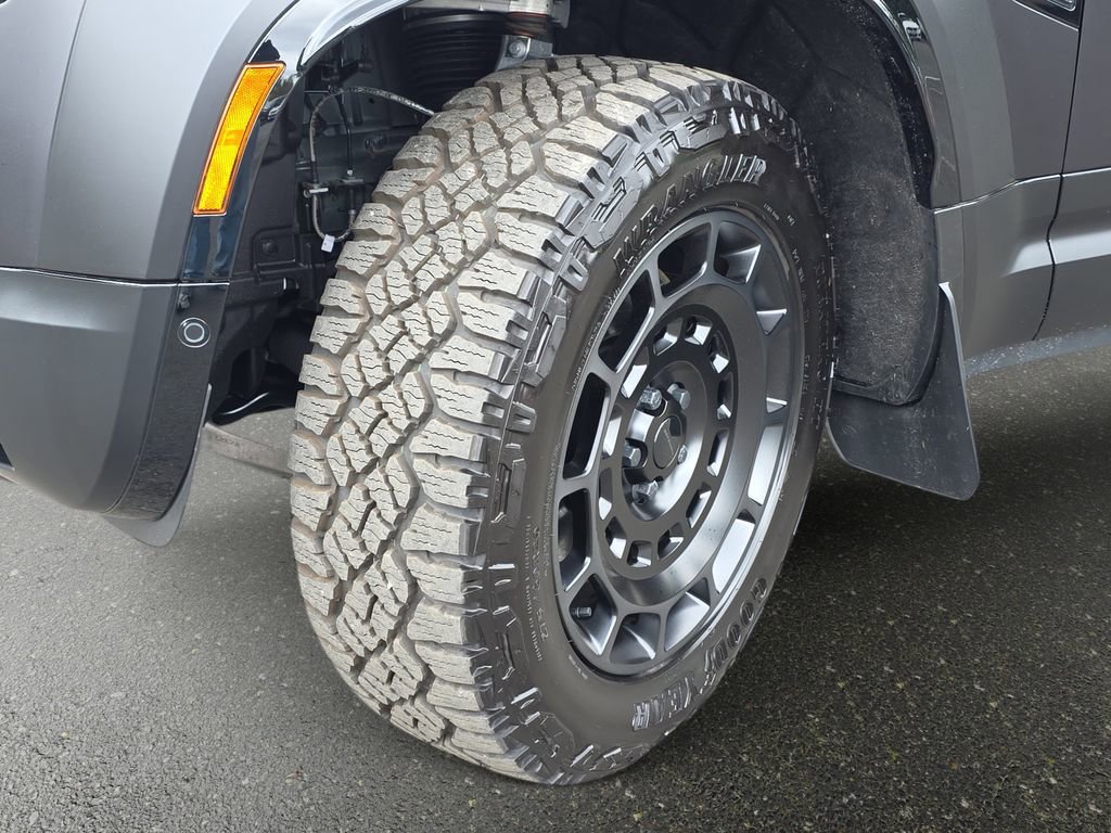 New 2026 Land Rover Defender 110 OCTA AWD/4WD image 33