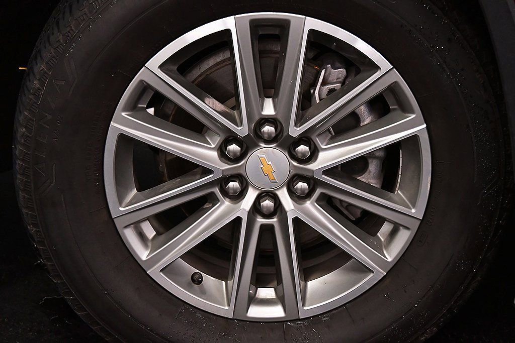 Used 2023 Chevrolet Traverse LT w/ LPO, Floor Liner Package image 9