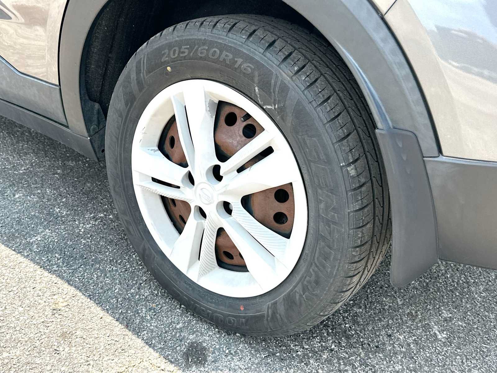 Used 2019 Nissan Kicks S FWD image 3