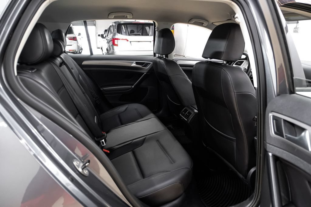 Used 2015 Volkswagen Golf S FWD image 34