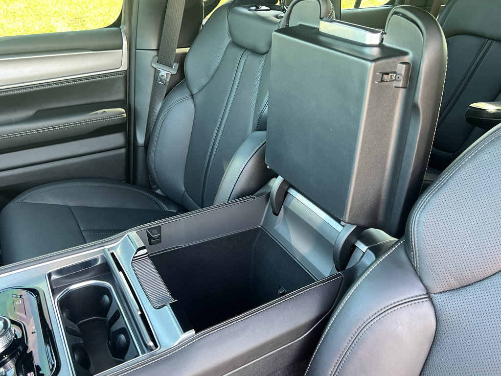 New 2026 Jeep Grand Wagoneer L Limited AWD/4WD image 19