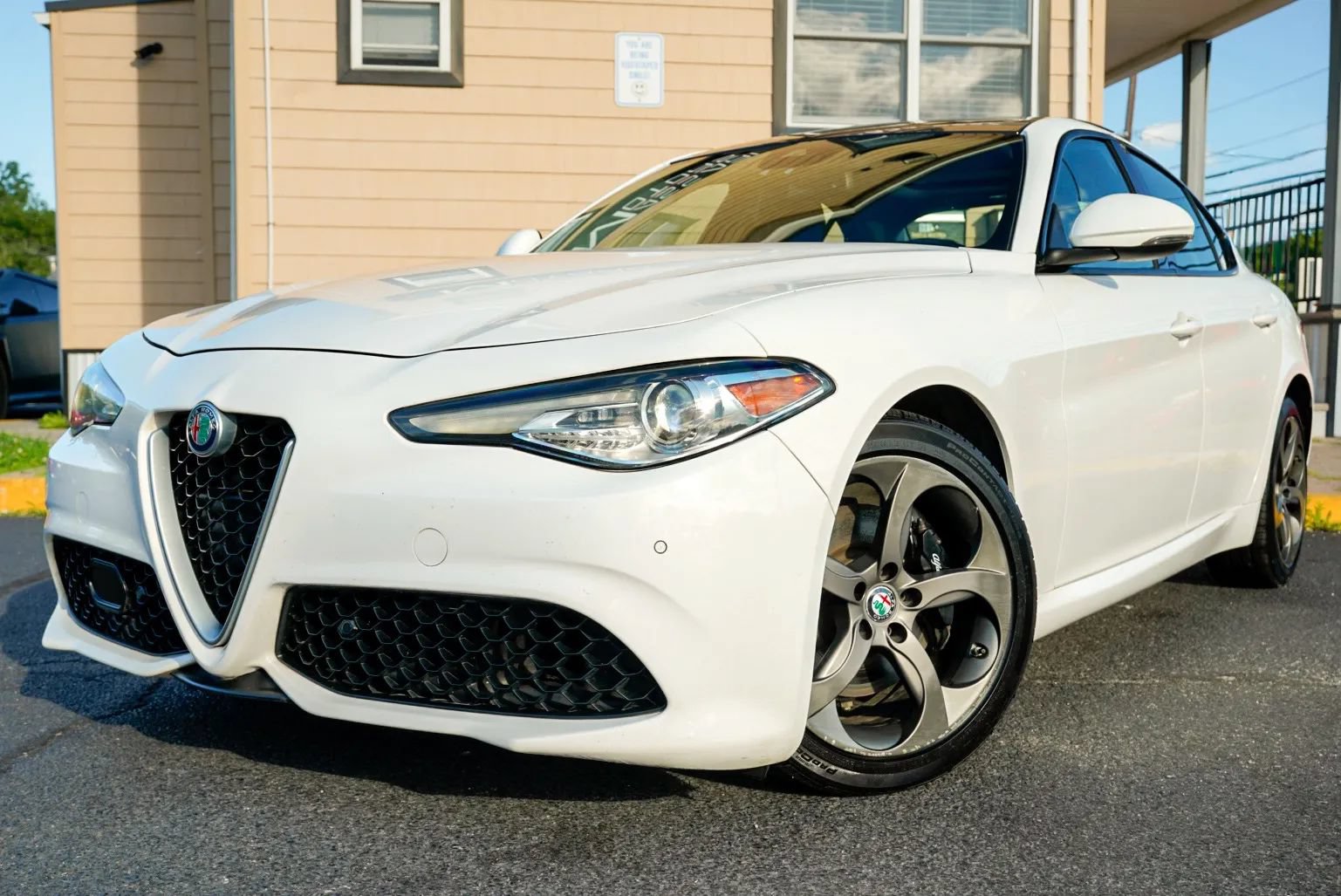 Used 2017 Alfa Romeo Giulia AWD image 9