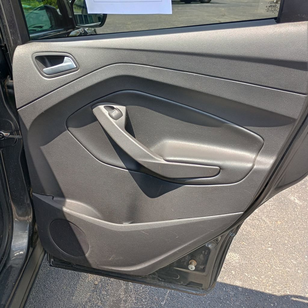 Used 2017 Ford Escape SE AWD/4WD image 19