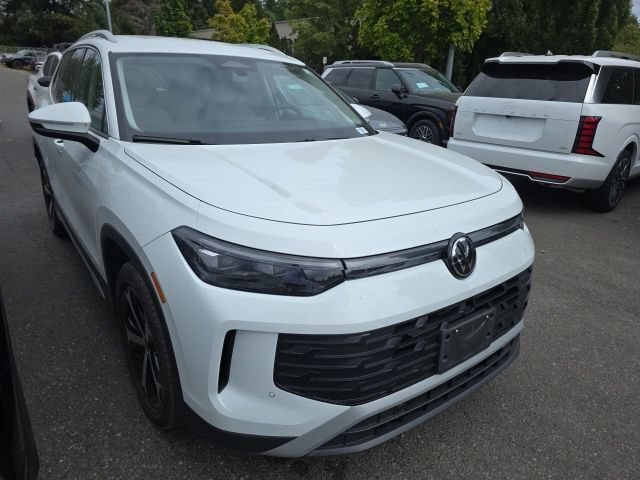 Used 2025 Volkswagen Tiguan SE FWD image 7