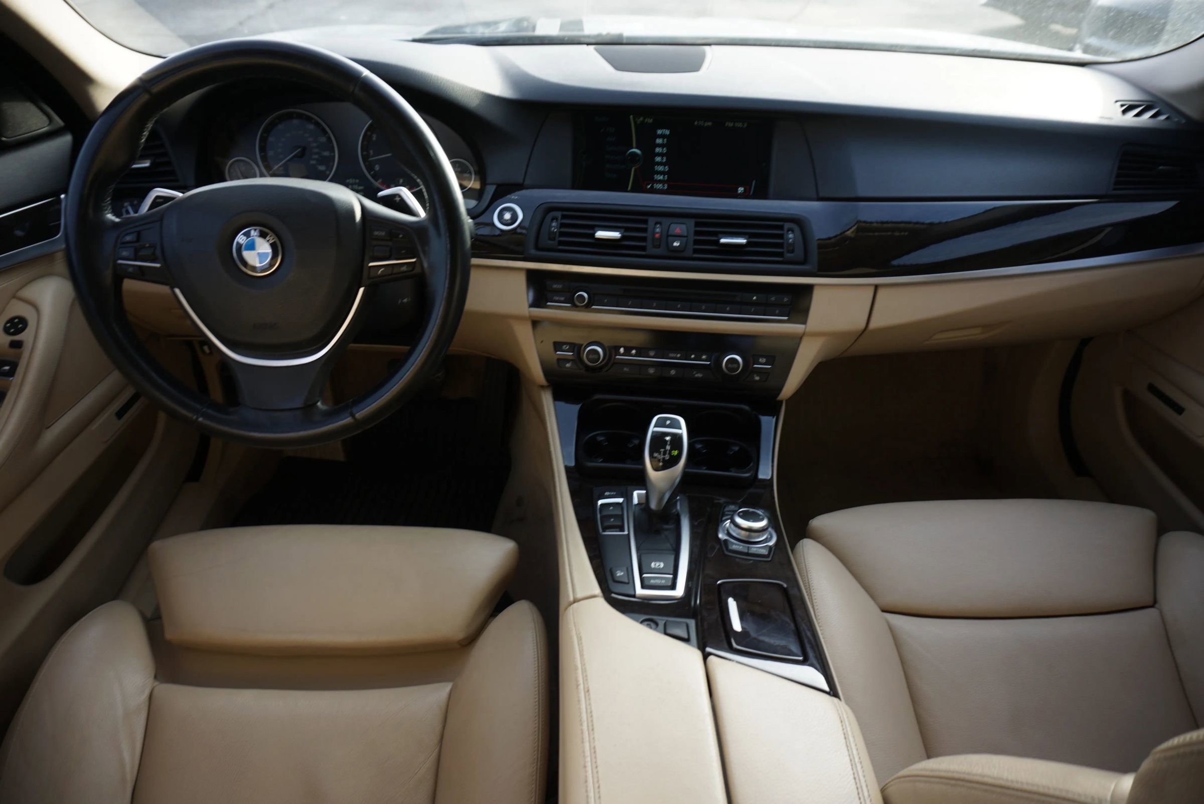 Used 2011 BMW 535i xDrive Sedan image 19
