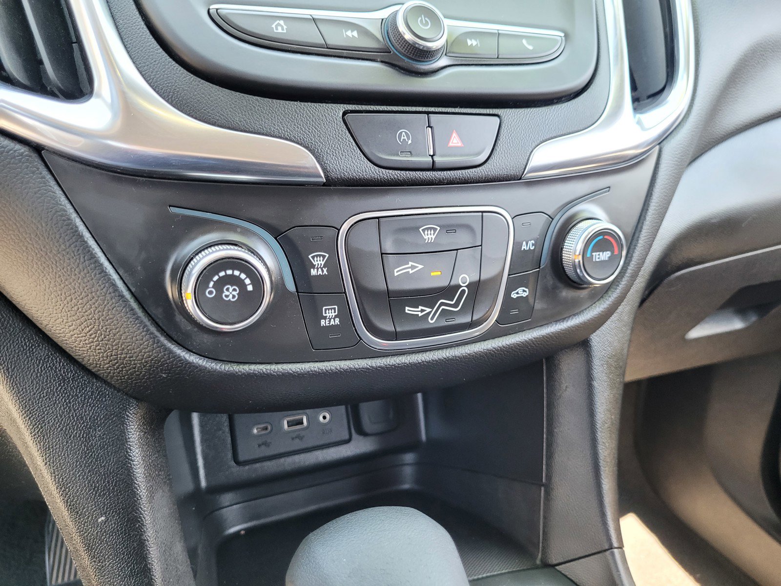 Used 2022 Chevrolet Equinox LT FWD image 19