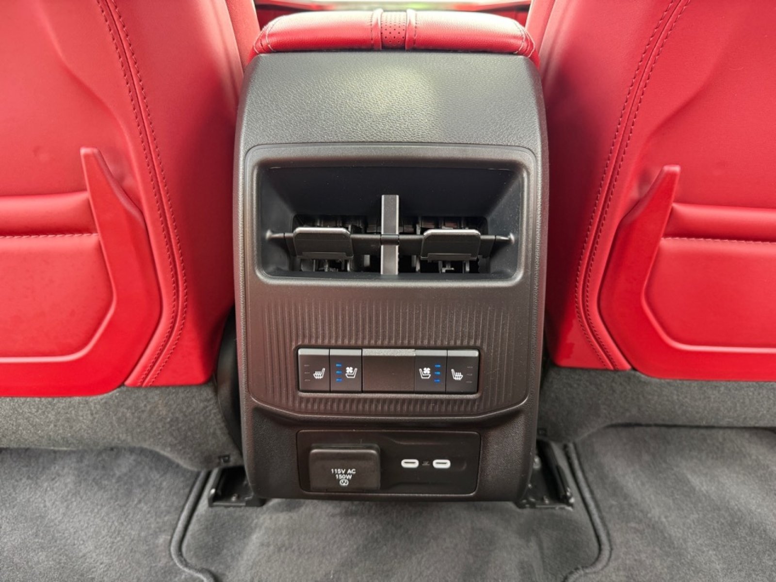 Used 2024 Jeep Wagoneer Launch Edition AWD/4WD image 38