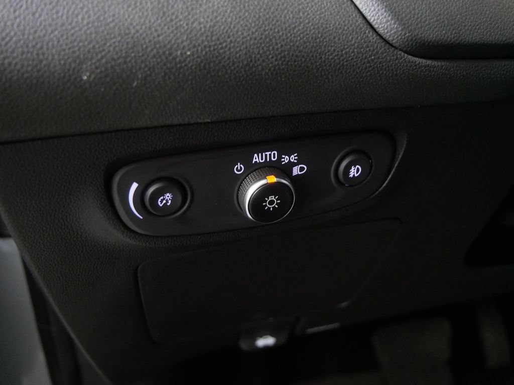 Used 2023 Buick Encore GX Select AWD/4WD image 19