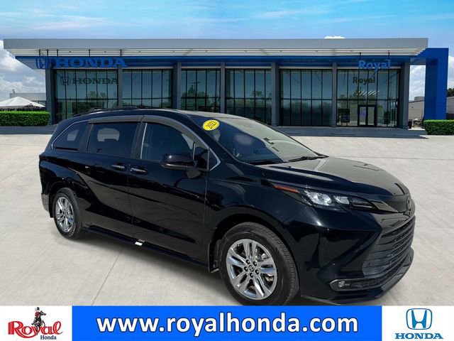 Used 2023 Toyota Sienna XLE Woodland Edition