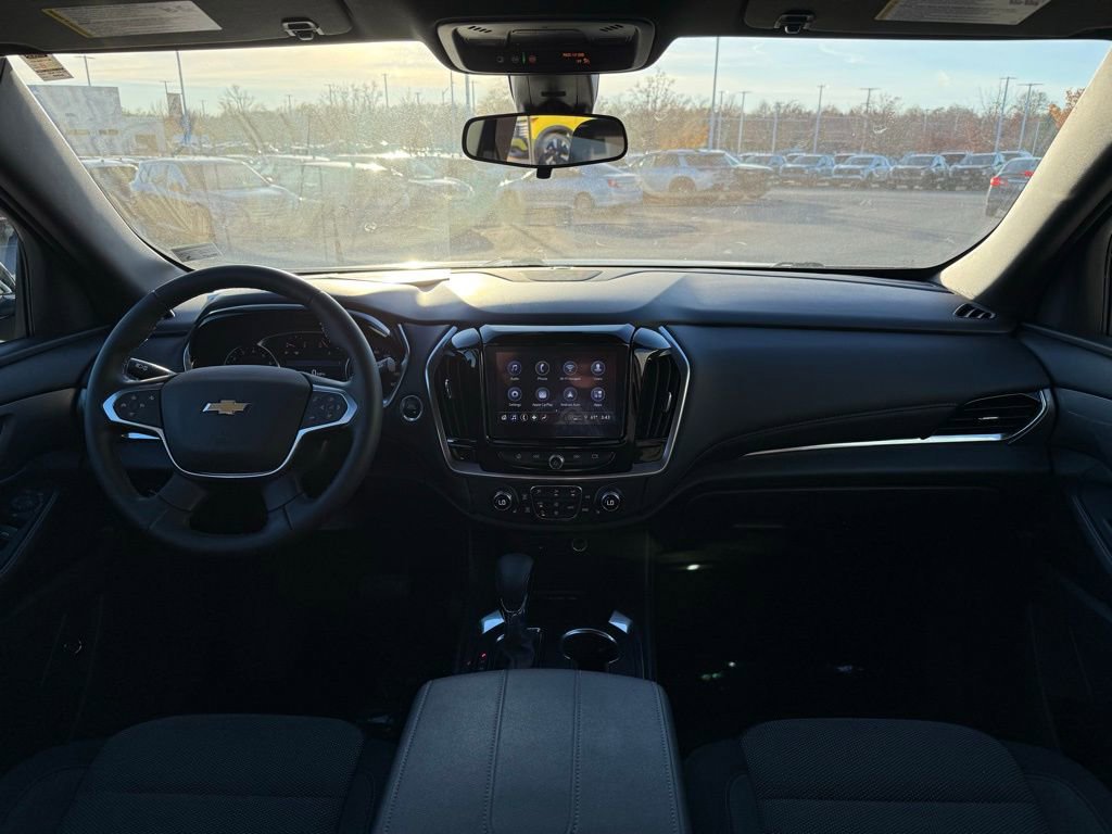 Used 2023 Chevrolet Traverse LT image 17