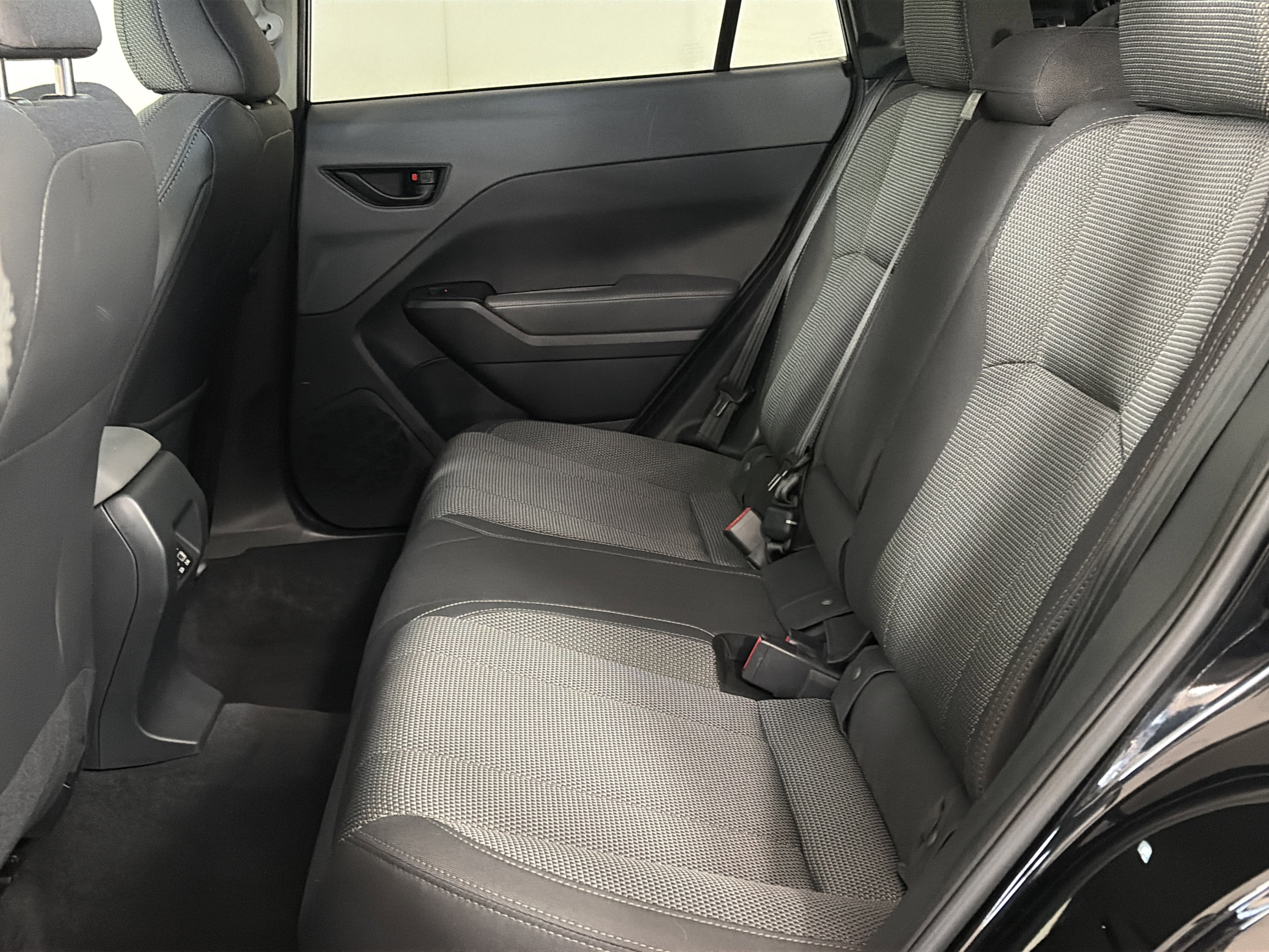 Used 2024 Subaru Crosstrek 2.0i Premium image 24