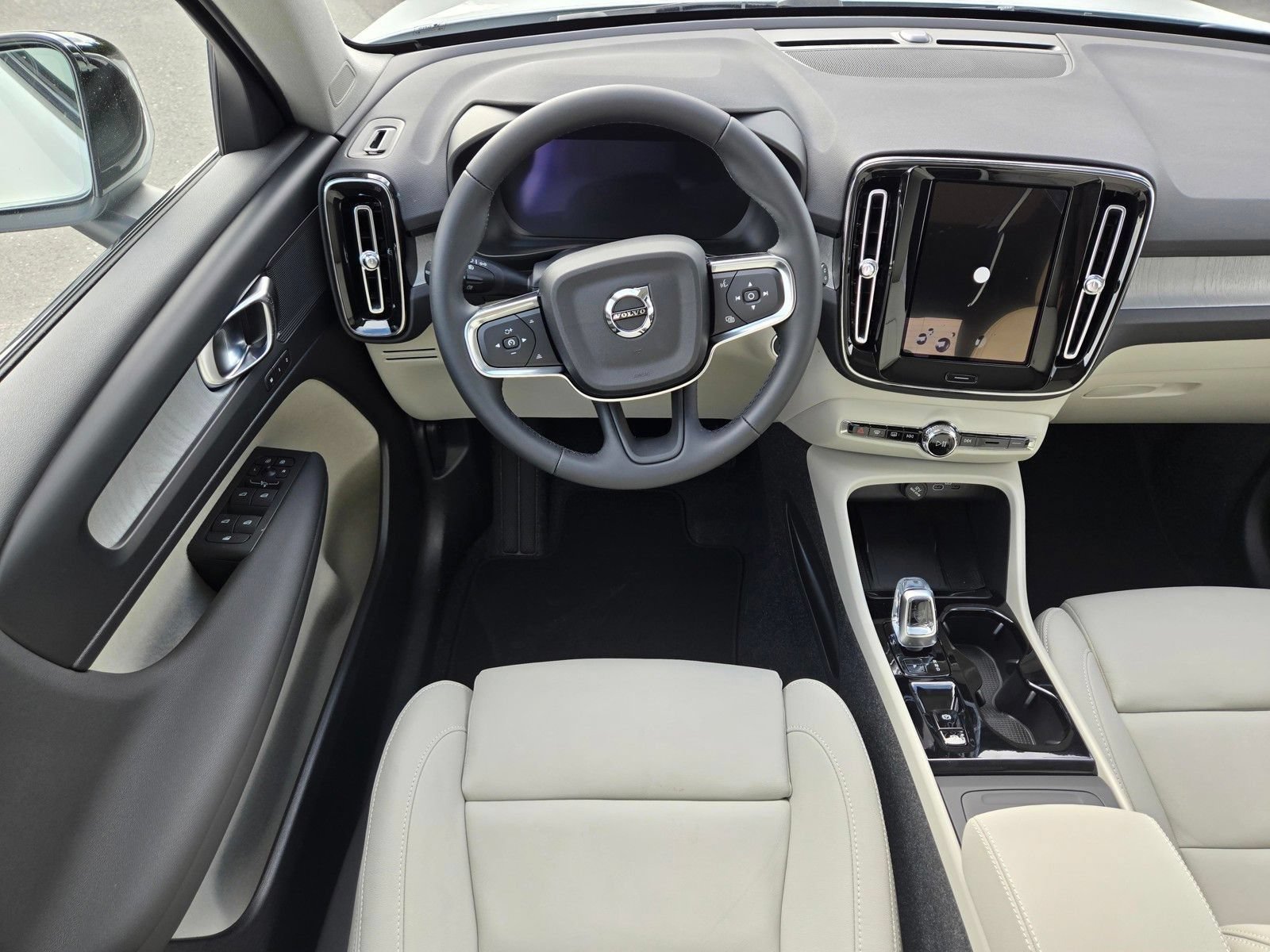 New 2026 Volvo XC40 B5 Plus w/ Protection Package Premier AWD/4WD image 12