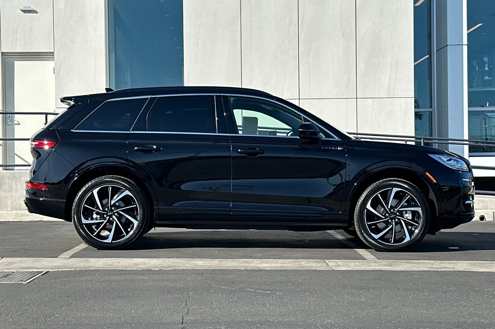 New 2025 Lincoln Corsair Grand Touring w/ Equipment Group 301A image 2