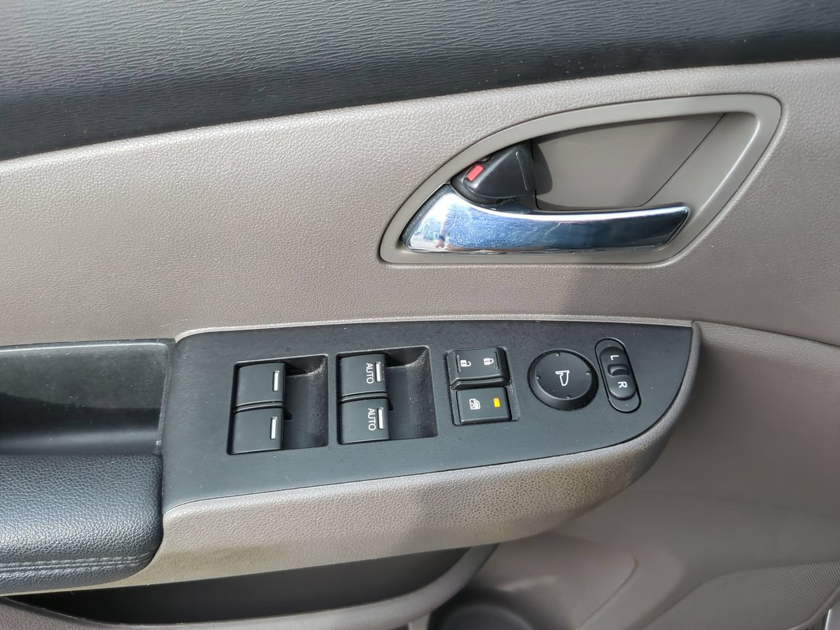 Used 2016 Honda Odyssey EX-L image 17
