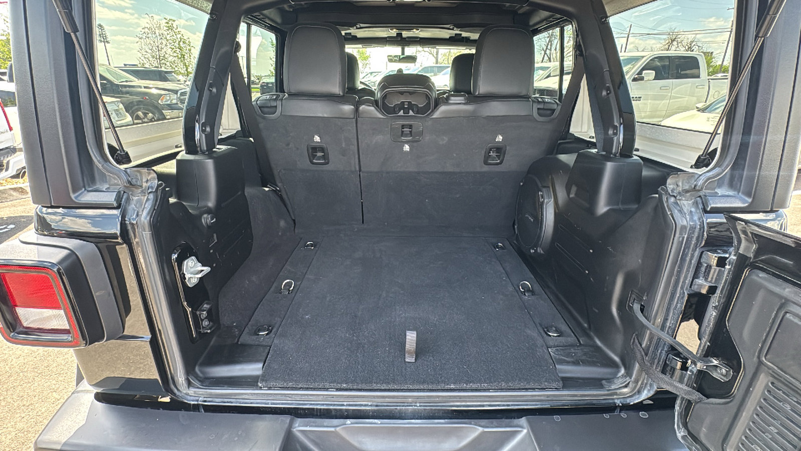 Used 2023 Jeep Wrangler Unlimited Rubicon w/ Xtreme 35 Tire Package image 25