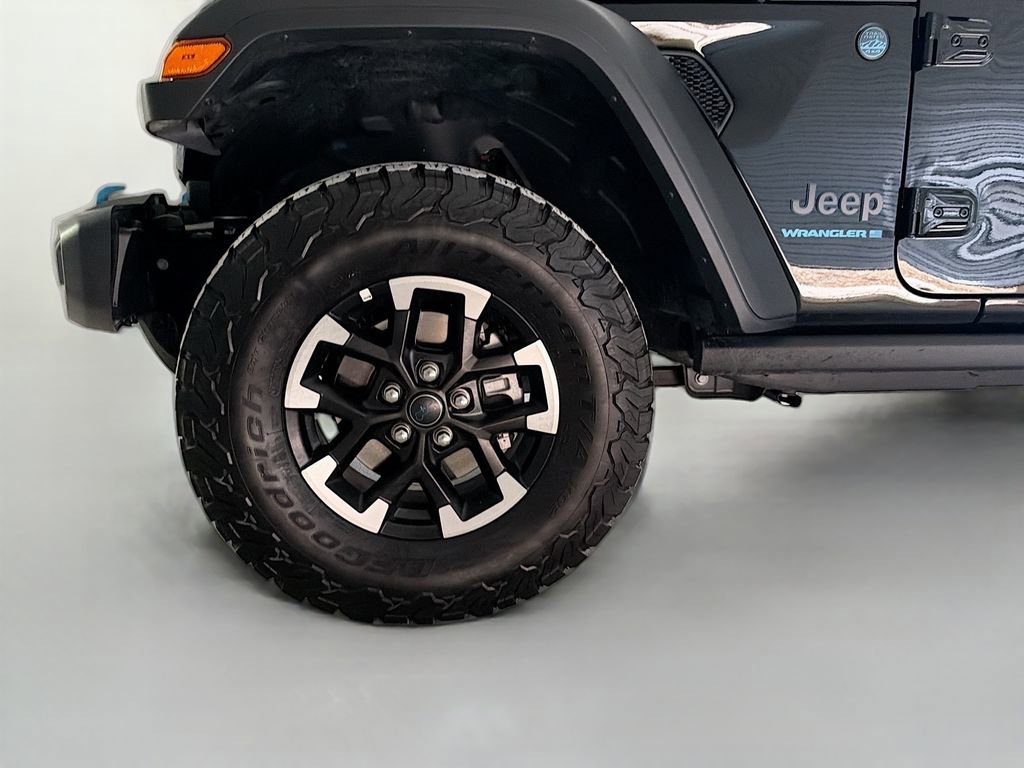 Used 2025 Jeep Wrangler Unlimited Rubicon 4xe w/ Convenience Group AWD/4WD image 34