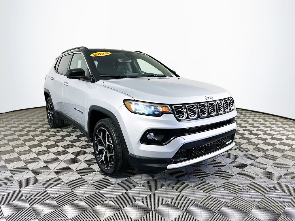 Used 2025 Jeep Compass Limited AWD/4WD image 2