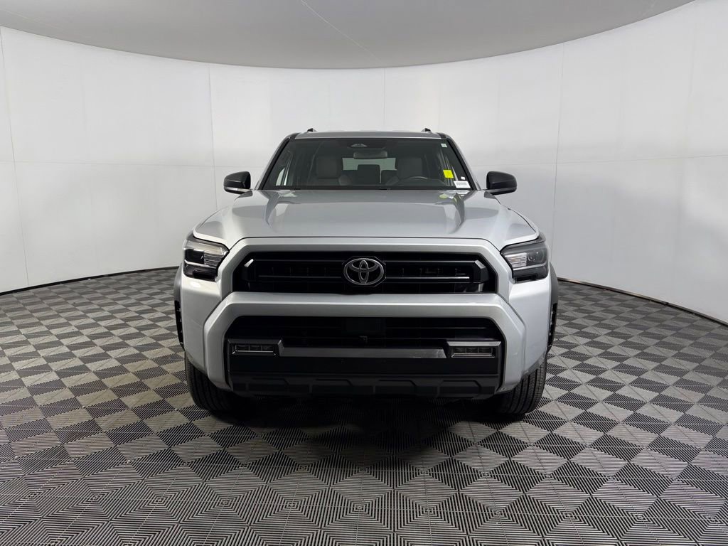 Used 2025 Toyota 4Runner SR5 AWD/4WD image 5