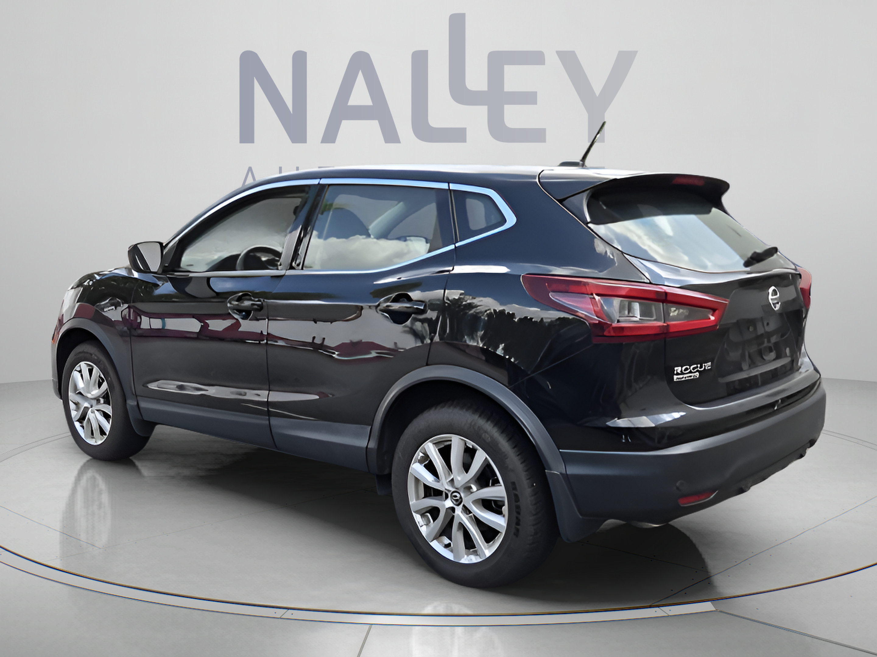 Used 2021 Nissan Rogue Sport S FWD image 3