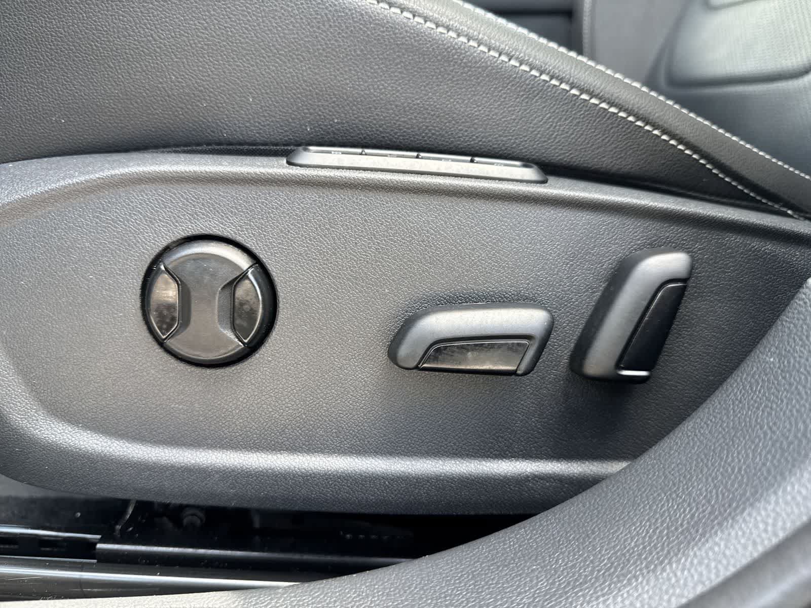 Used 2024 Volkswagen Jetta SEL FWD image 42