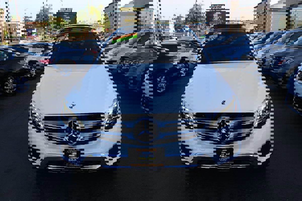 Used 2019 Mercedes-Benz GLC 300 4MATIC image 3