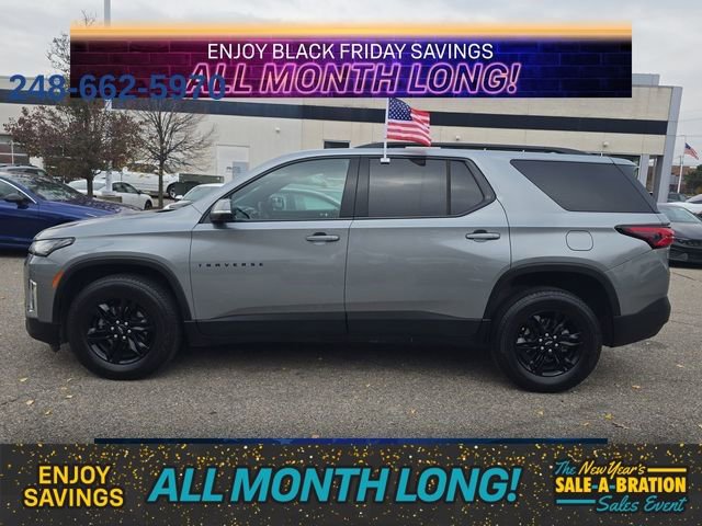 Used 2023 Chevrolet Traverse LT image 2