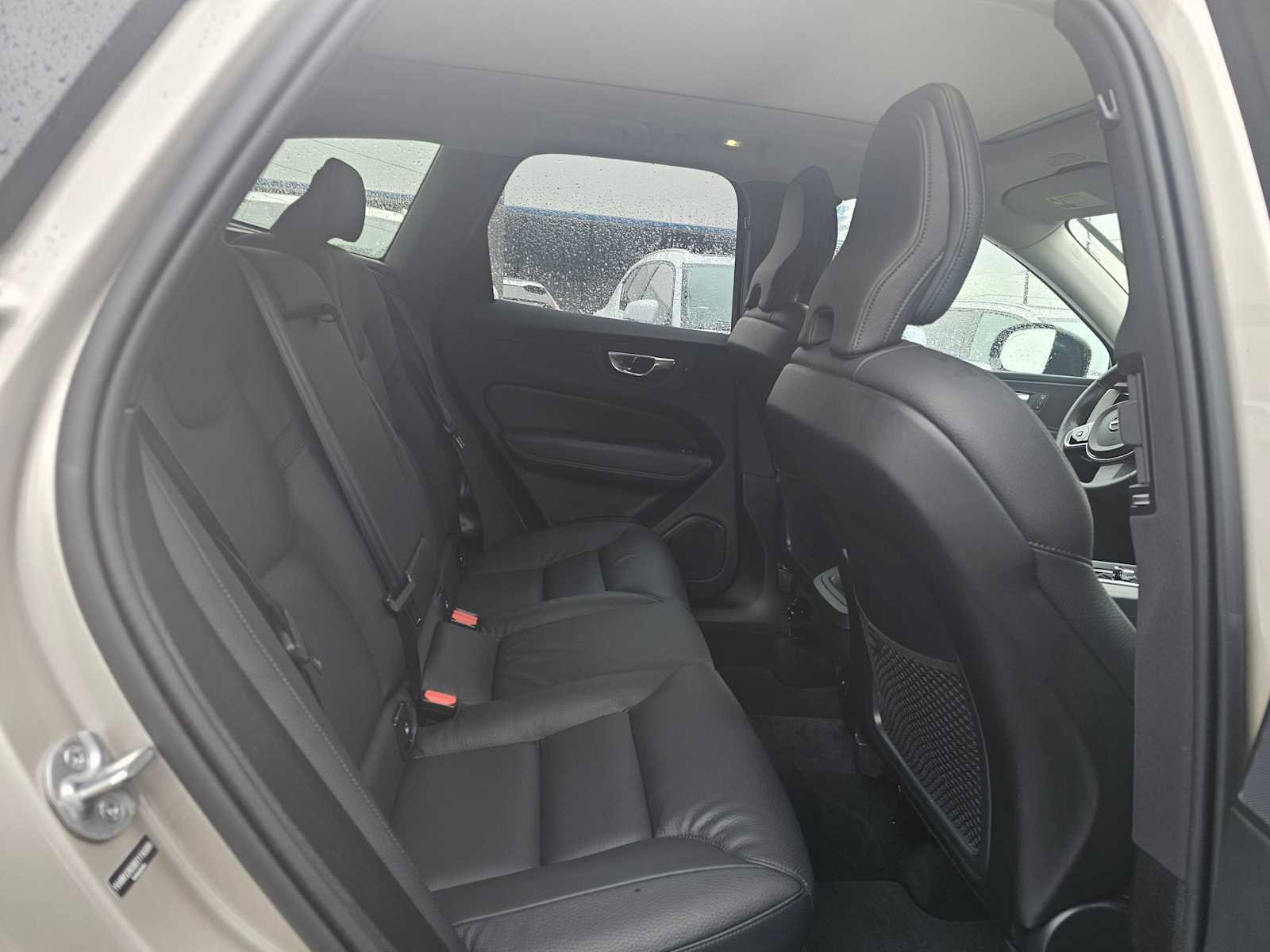 Certified 2025 Volvo XC60 B5 Plus AWD/4WD image 11