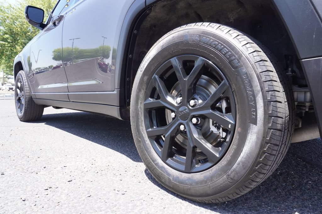 Used 2025 Jeep Grand Cherokee L Altitude RWD image 7
