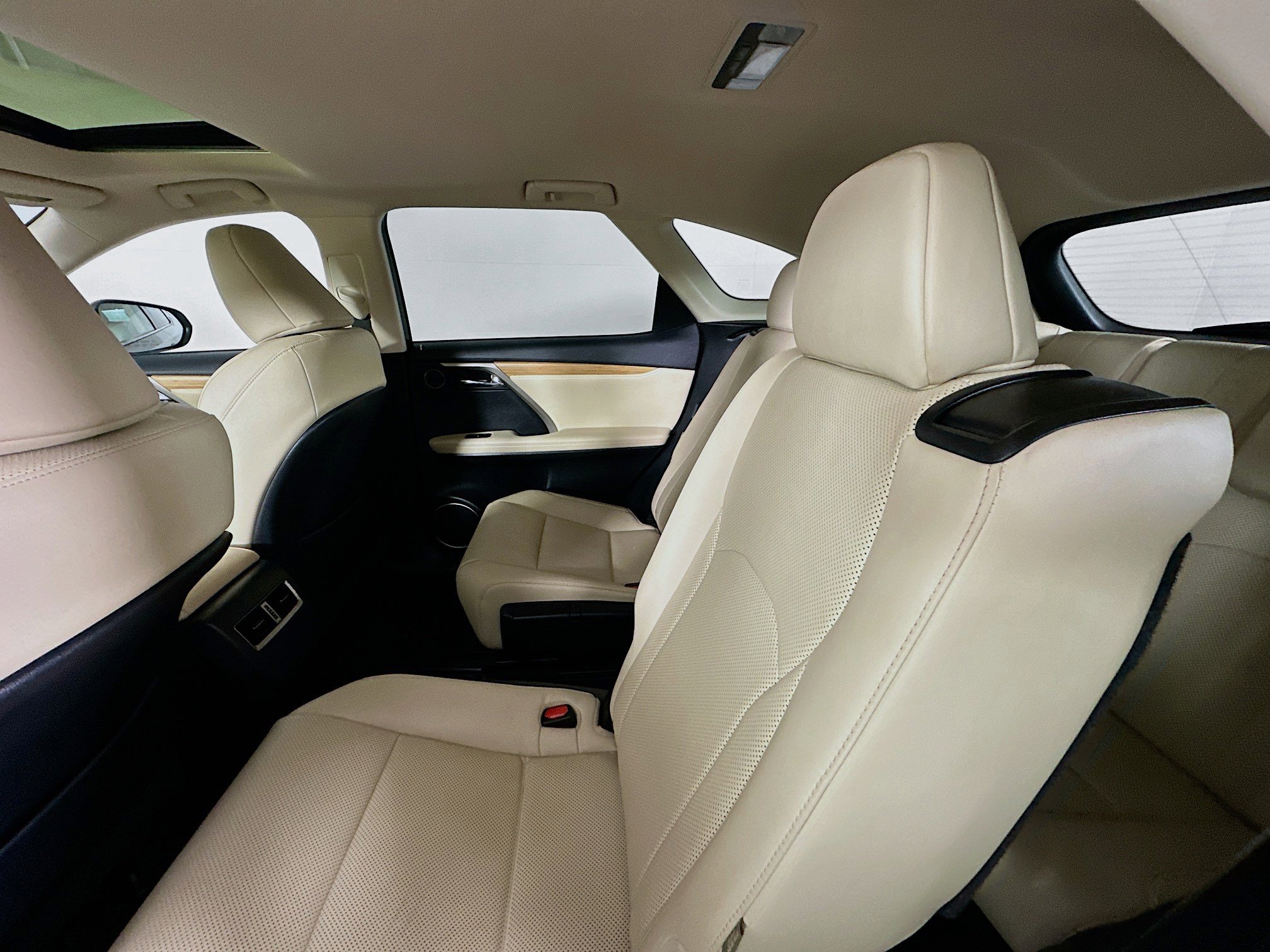 Used 2021 Lexus RX 350L FWD w/ Premium Package image 29