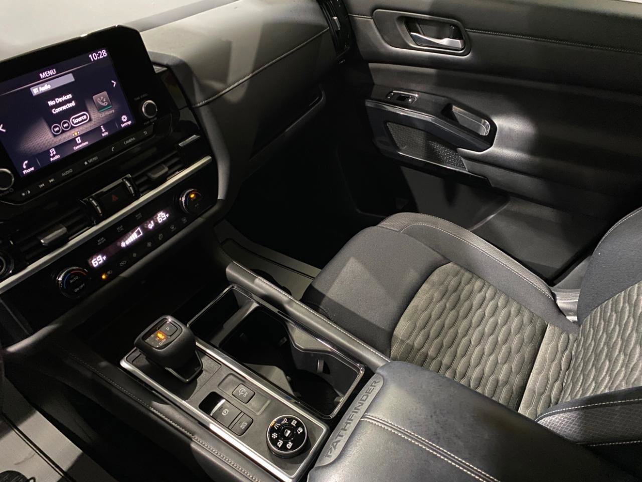 Used 2022 Nissan Pathfinder S image 13