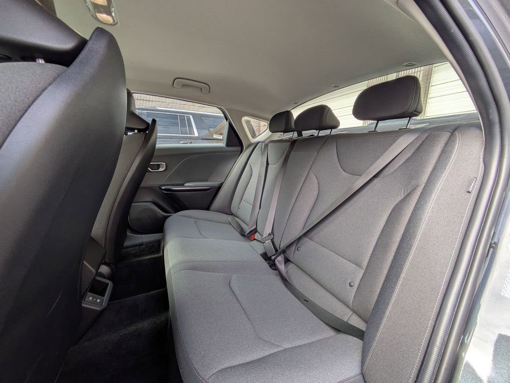 Used 2025 Kia K4 LXS image 26