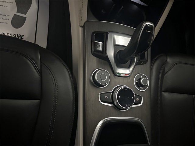 Used 2021 Alfa Romeo Stelvio Ti w/ Nero Edizione image 18
